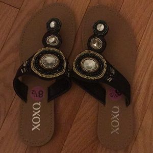 NEVER WORN SANDALS
